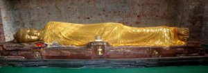 Buddhastaty i templet i Kushinagar, wiki