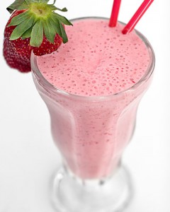 Milkshake med vanilj och jordgubbar Foto: Spisa.nu
