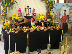 250px-Mexico-Day_of_the_Dead_altar