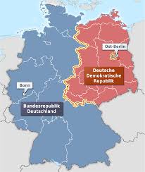 Västtyskland är blått och Östtyskland rött