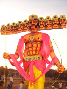 Den tiohövdade demonguden Ravana. Foto: Jagadhatri
