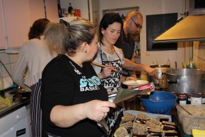 Soussi, Doris och Simone lagade italiensk mat tillsammans med Kultursmakarna Foto: Lena Ahlström